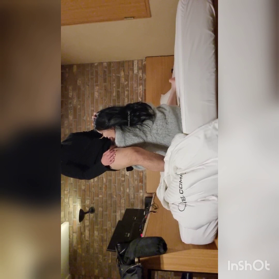 คลิปให้เพื่อนแฟนโม๊กให้บนเตียงเสียวๆ