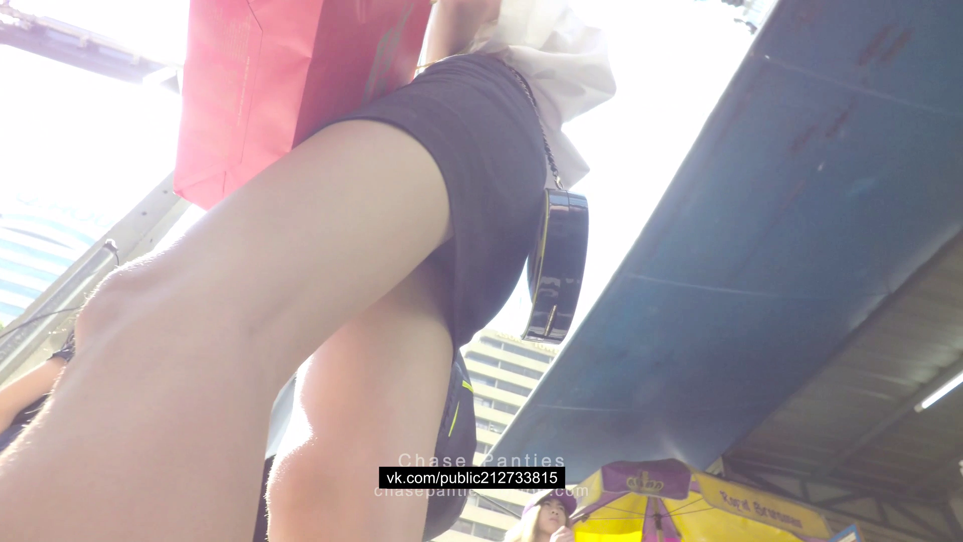 คลิปหลุดแอบถ่ายใต้กระโปรงสาวออฟฟิศนักศึกษา